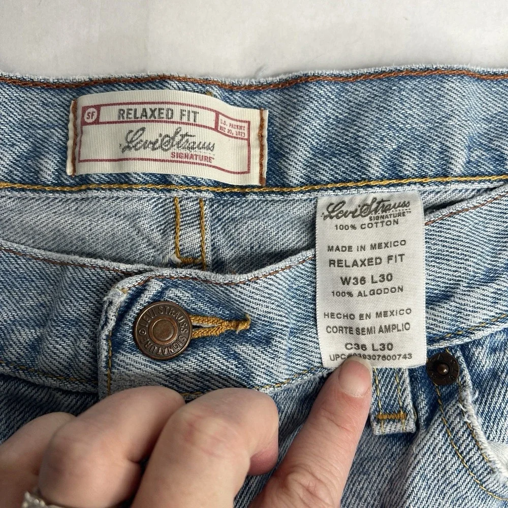 Levi Strauss Signature Men's Relaxed Jeans 36x30 100% Cotton Light‎ wash Work